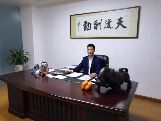 宏科機電許智健：波濤退去，勇立潮頭 