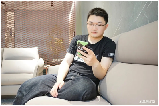 庫萊雅家居：老師們，別總是站著，坐下來休息一下